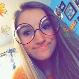 Meet your Posher, Haylie